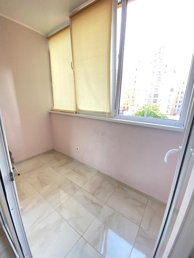 Two Bedroom Large Apartment In Kischinau Exterior foto
