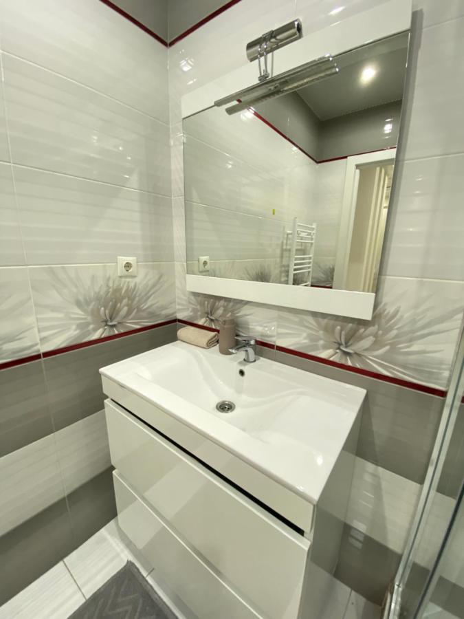 Two Bedroom Large Apartment In Kischinau Exterior foto