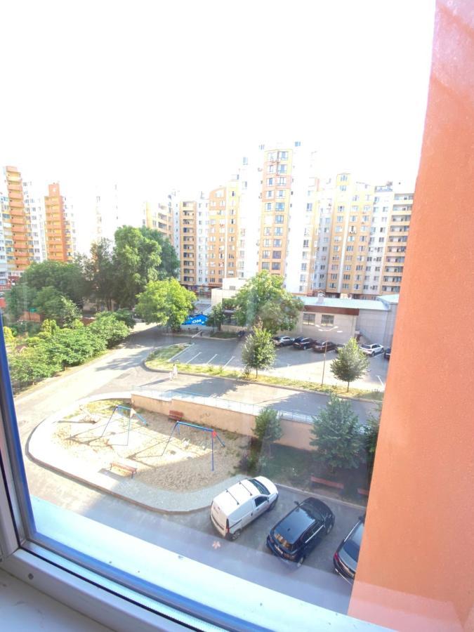 Two Bedroom Large Apartment In Kischinau Exterior foto