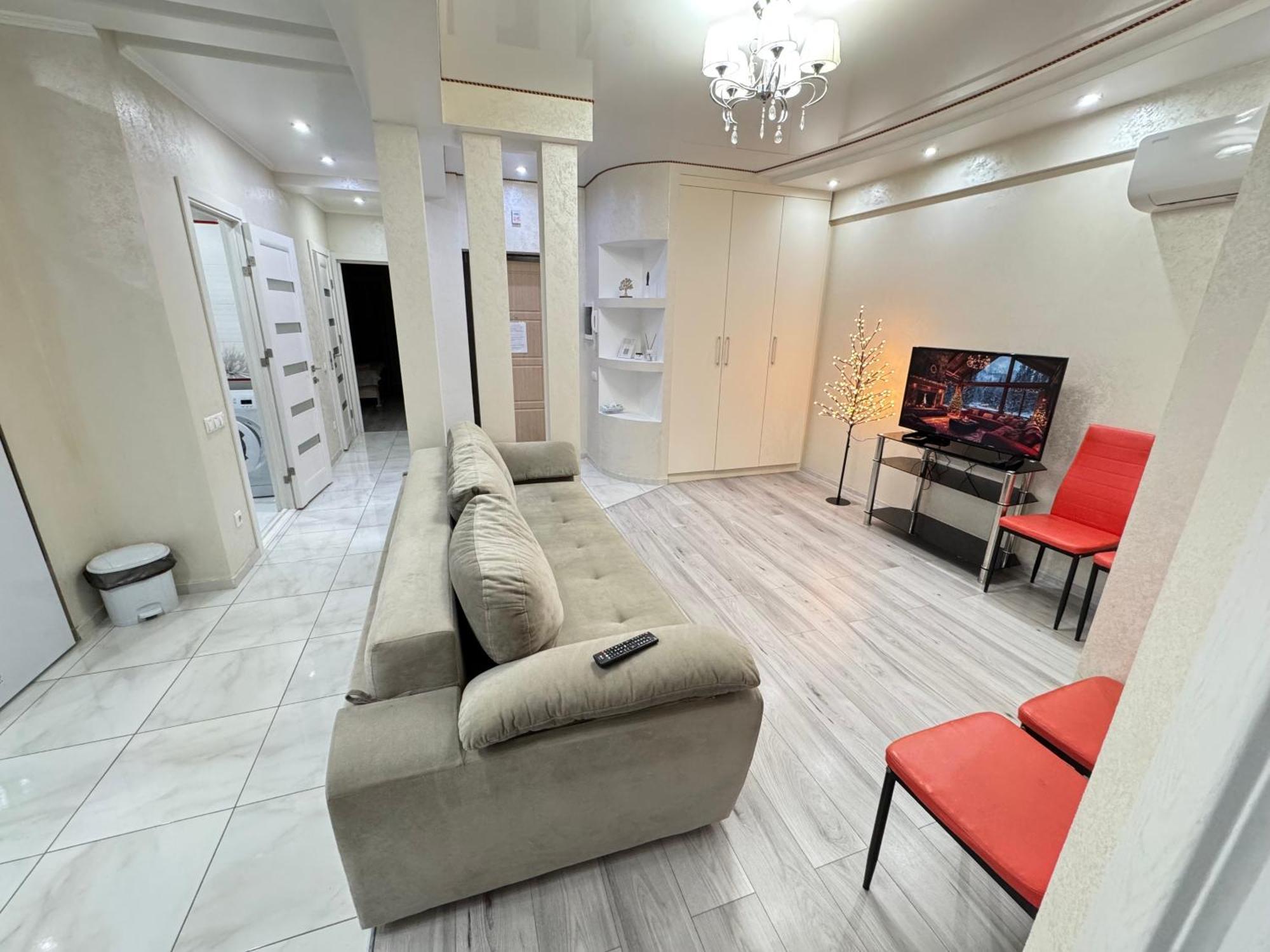 Two Bedroom Large Apartment In Kischinau Exterior foto